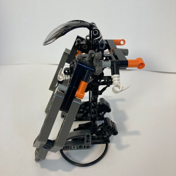 LEGO Bionicle 8556 Boxor Titan Mech Warrior Nuparu Matoran With Manuals No Mask - Picture 9 of 10